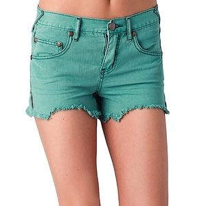 FREE PEOPLE: Women Green Denim Rugged Mid Rise Raw Hem Shorts - Size 28